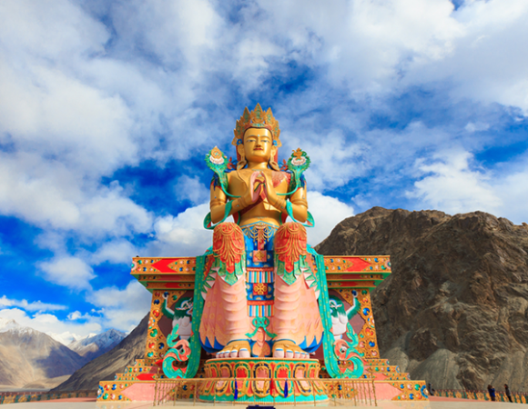 LADAKH  TOUR PACKAGE ( 6 NIGHTS & 7 DAYS )