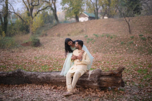 Pre-Wedding-Photography-in-Kashmirhills.com-1
