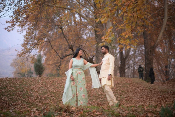 Pre-Wedding-Photography-in-Kashmirhills.com-3